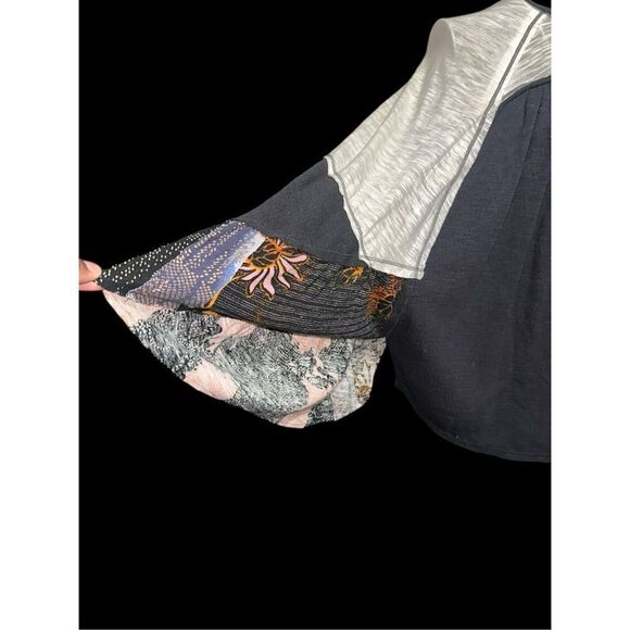 Beautiful WE THE FREE Free People Friday Fever Raglan Contrast T Shirt (Black Co - Picture 9 of 13